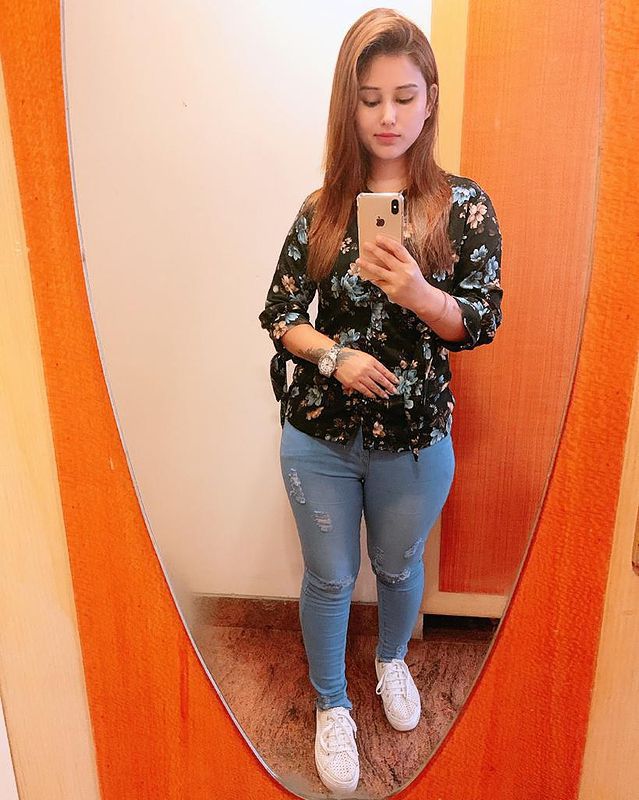 No advance payment 100% genuine VIP call girl service 24 hours available home and hotel service