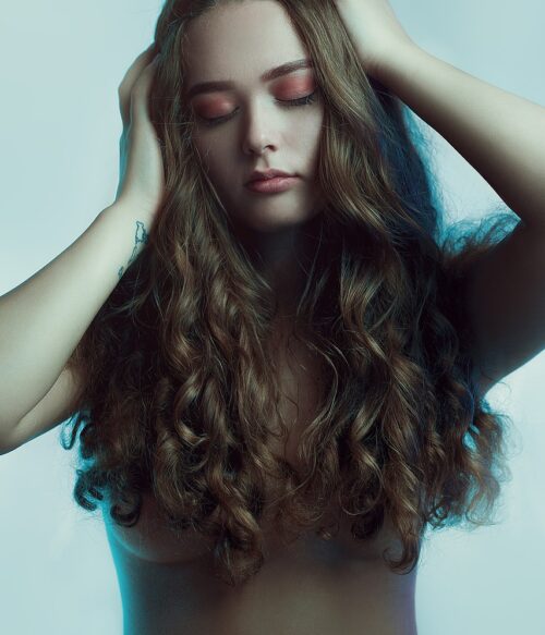 young-woman-1953208_1280