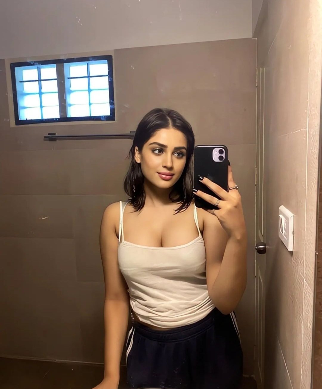 ENJOY, 9818099198 HIGHEST QUALITY ESCORTS SERVICE IN SECTOR 34 (NOIDA NCR)